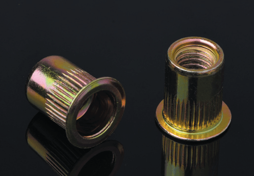 US/ISO stalen standaard platte kop gekartelde body klinknagel moer